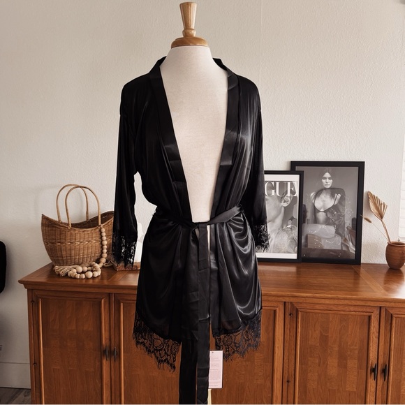 BLACK LACE TRIM DAINTY ROBE #0336 - Picture 1 of 11